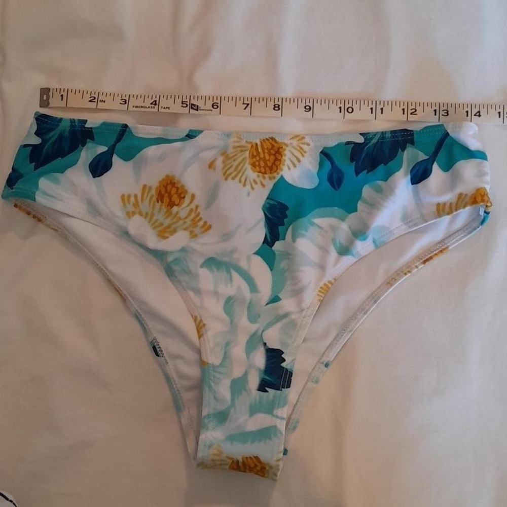 Beachsissi Bikini Set Striped Tank Top Floral Bottoms Size M - Picture 8 of 8